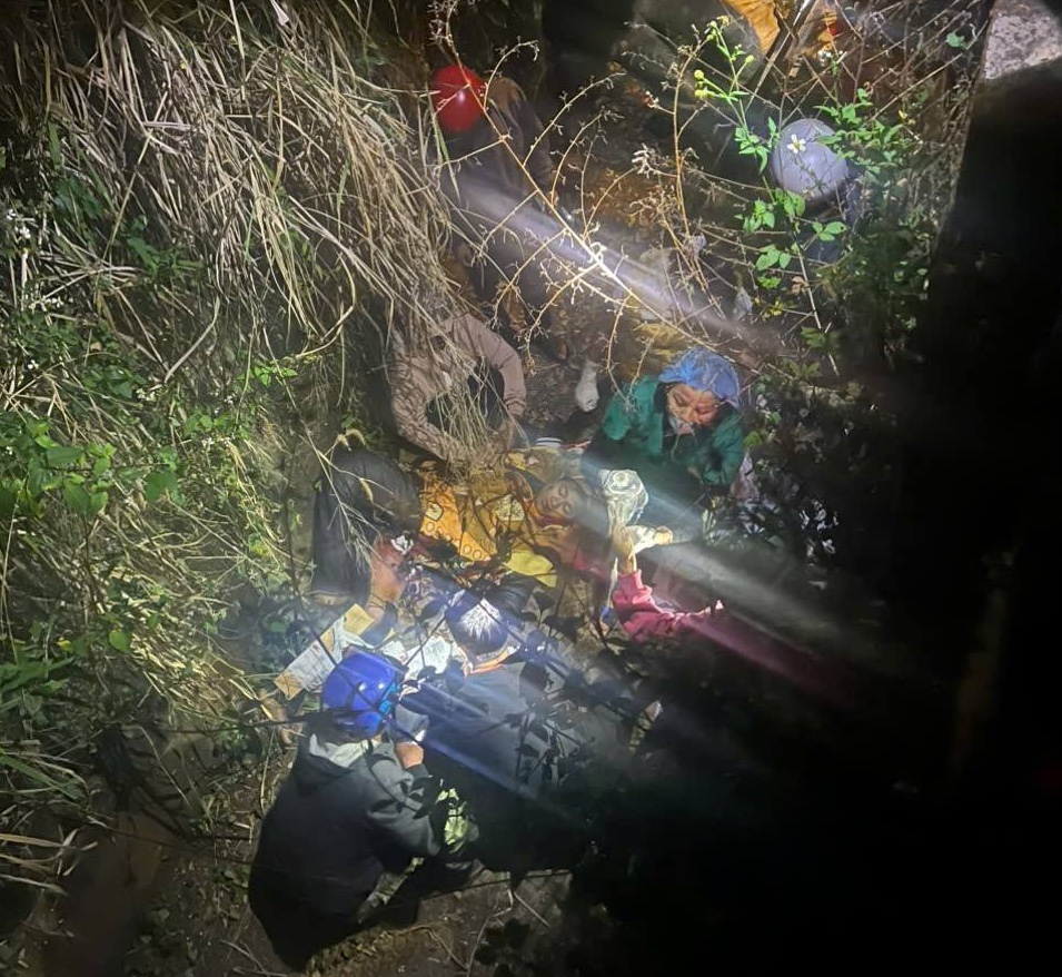 Trung tâm Y tế Čư M'gar kịp thời sơ cấp cứu 01 nạn nhân ở xã Čư M'gar bị tai nạn rơi xuống hố sâu